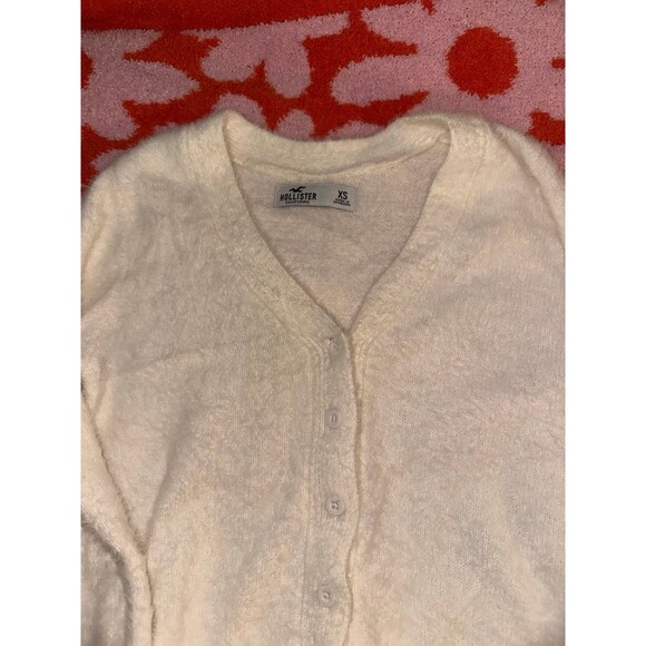 Hollister Creme soft sweater - Picture 2 of 3